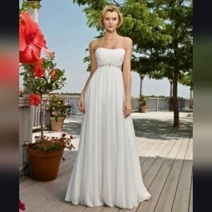 Mori Lee Size 16 Brand New Elegant Strapless Wedding Dress Size 16